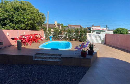 Belíssimo sobrado com piscina - Foto 13