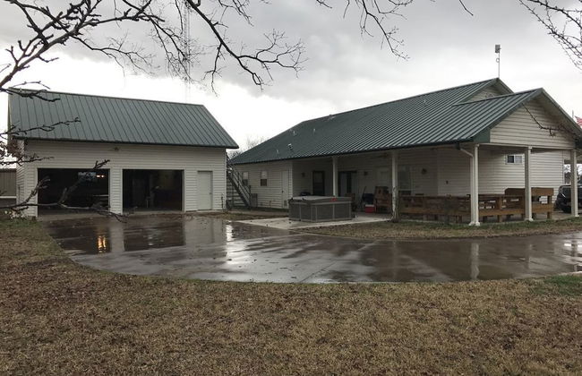 Family Friendly Lake House Located at Mid-west arm of Lake Fork - Photo 21