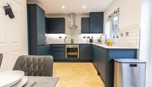 Charming Home in Bromsgrove - Perfect for Groups - Foto 4