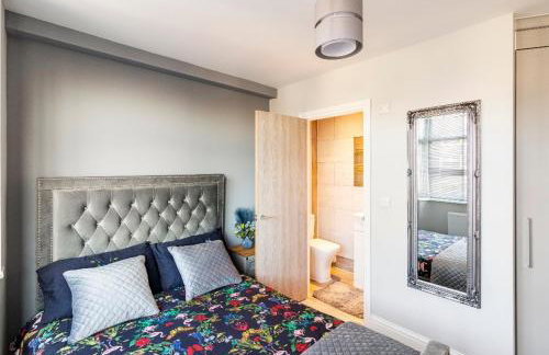 Luxury House 4 ensuite bedrooms, free parking ,wifi - Foto 17