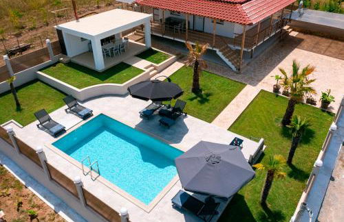Villa Liana , private Villa with pool and garden - Foto 1