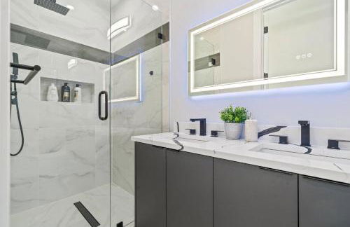 Luxurious 5 BD 5 BA Home|Rooftop + Hot tub + Grill - Foto 10