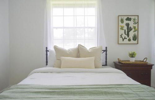 Gorgeous 10 Acre Modern Farmhouse & Private Pond - Photo 23