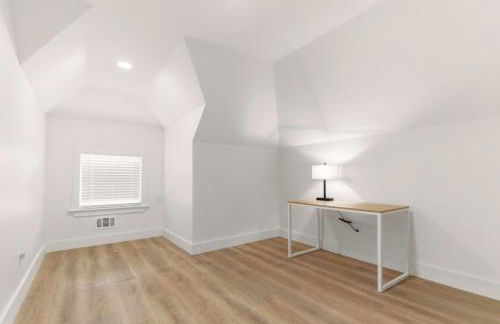 NEW! Gated, Secure, Modern, Beauriful 6 bdr, 4 bth, Near Everything - Foto 47