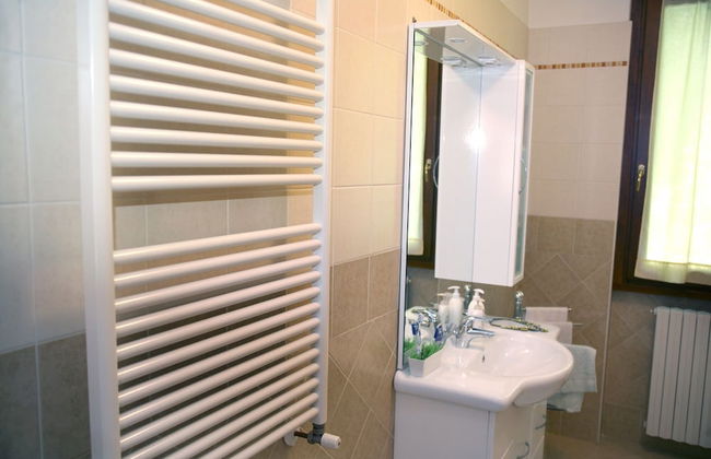 Apartments "and Ciclamini" in Moniga del Garda - Photo 4