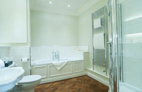 Llangoed Hall - Photo 11