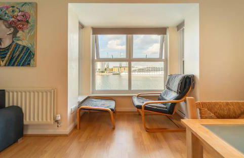 Luxury Riverview 2Bed Apt- 5 mins from Excel London, Canary wharf, 02 Arena - Free Parking - PlayStation 4 Provided - Foto 10