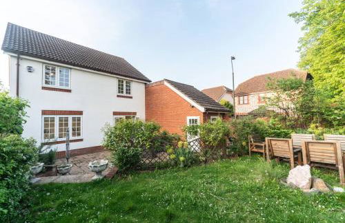 Gorgeous 4 BR House Near Station mins to London - Pass the Keys - Foto 60