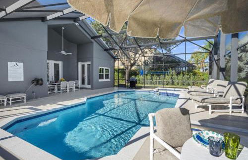 Brand NEW Modern Luxury wPrivate Pool Hot Tub BBQ Home Cinema 2 Miles to Disney - Foto 23