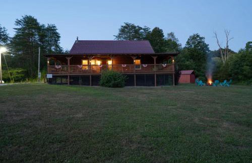 Hot Tub WiFi Firepit HazelBrook Haven - Foto 1