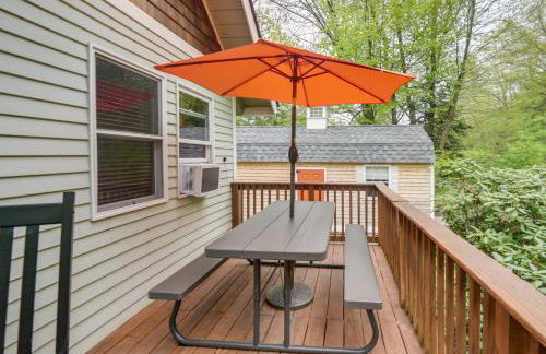 Cozy Tuftonboro Home with Deck - Walk to Beaches! - Foto 19