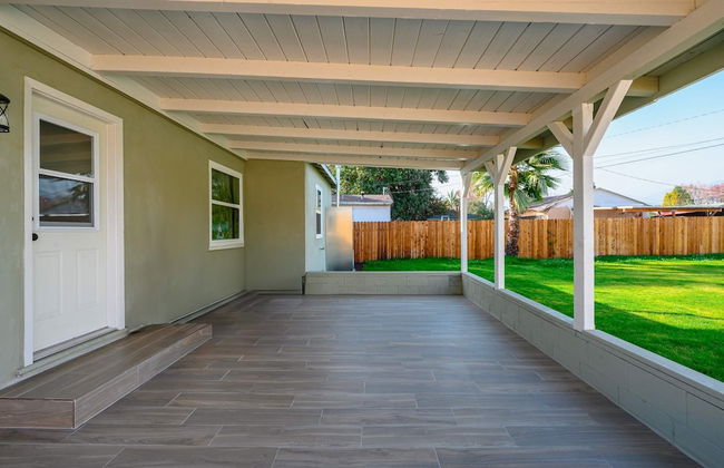 Luxury Modern Retreat w Spacious Yard Premium Comfort - Foto 5