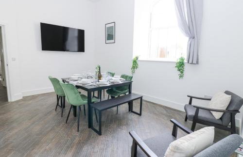 Seraphim House - Photo 8