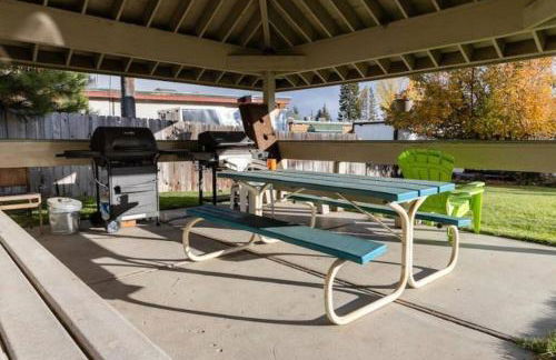 McCall Mountain Getaway - Pet Friendly - Photo 27