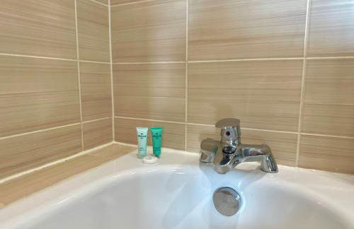 Monarchs Quay Arena Apartments by Happy Days - Foto 150