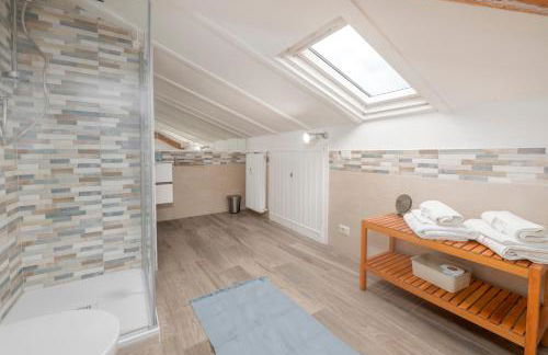 049 - Attico ELEGANTE, 10 minuti a piedi da MARE e SPIAGGIA - POSTO AUTO PRIVATO GRATIS - Foto 41