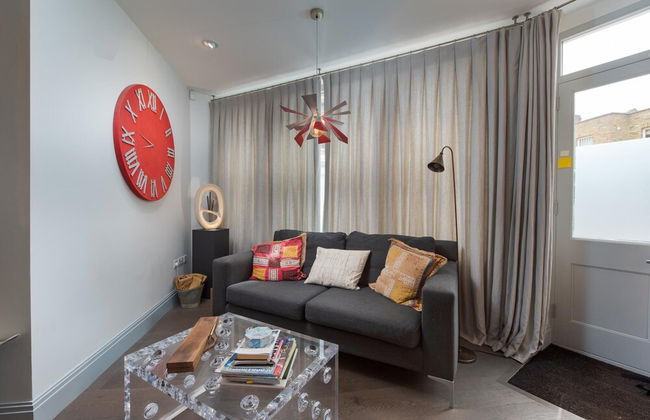 Classic Hammersmith Home by Ravenscourt Park by Underthedoormat - Foto 13