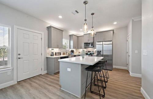 Modern Beach House with Fire Pit and Swimming Pool - Foto 15