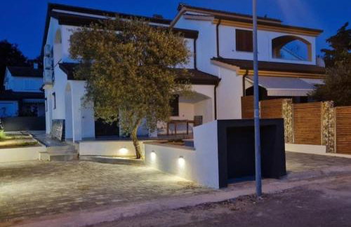 Villa Castanea - kuća za odmor s bazenom - Foto 3