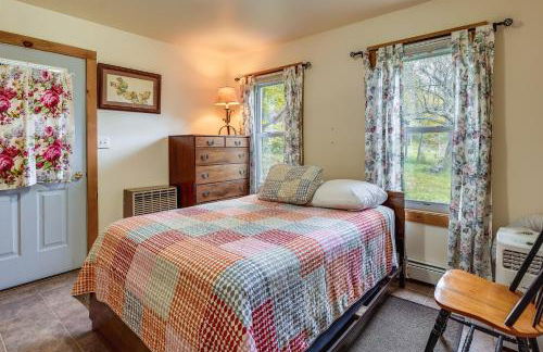 Cozy Adirondack Cabin Retreat in West Chazy! - Foto 17