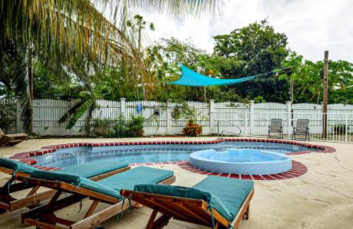 Walk to Beach! Key West Paradise with Ocean View - Foto 1