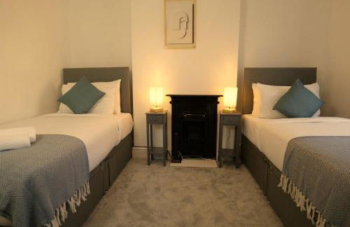 Town Centre House with parking, Wi-Fi - Foto 5