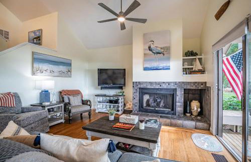 New Listing! Water Views with Short Walk to Dataw Clubhouse and Pool - Sleeps 6 - Foto 2