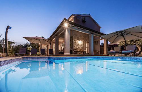 Villa Emely for 8 people near Porec with heated pool & jacuzzi - Foto 3