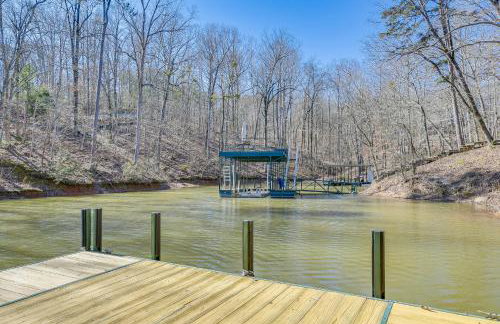 Lake Hartwell Getaway with Private Dock and Fire Pit! - Foto 39