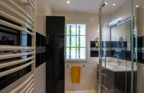 Maison avec Piscine Privée et Wifi en Dordogne - FR-1-616-501 - Foto 13