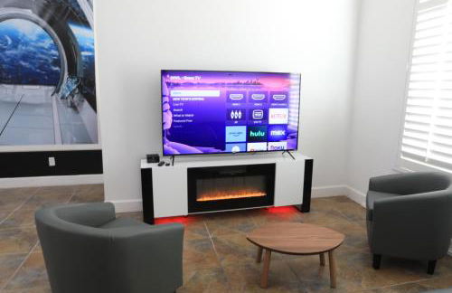 Comfy Expansive Home - Near the Strip - Heated Pool - Foto 12