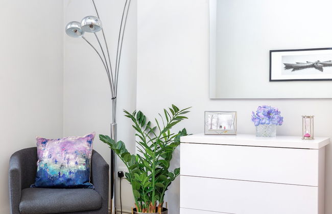 One Bed Serviced Apts near Oxford Street - Photo 5