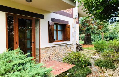 Caserio Arrigorri excelente ubicación jardín con BBQ perfecto para grupos - Foto 51