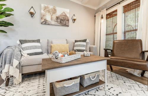 Cozy Villa Stay Gorgeous Views Unit C - Photo 6