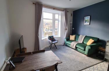 Modern River View Mytholmroyd Apartment - Photo 2