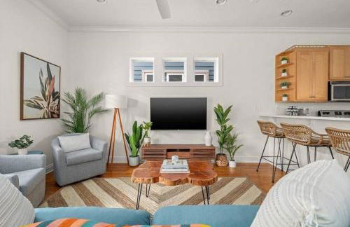 Modern Beach Haüs 4 min walk to beach w/ pool BBQ - Foto 22