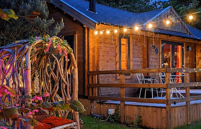 Owl Lodge With Hot Tub and Massage Treatments - Photo 1