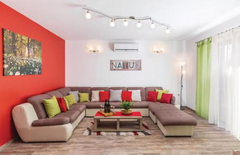 4 Bedroom Beautiful Home In Kunj - Photo 12