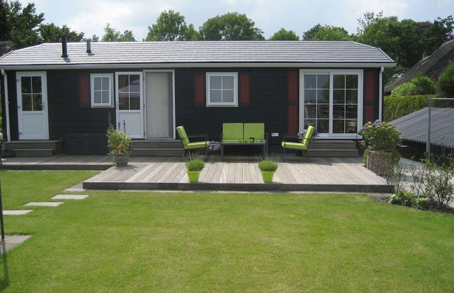 Cozy Holiday Home With Terrace - Photo 17