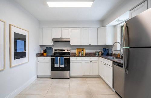 Central 3BD wPool and Covered Patio 10 min to FLL - Foto 23