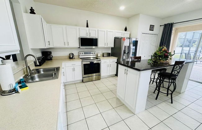 7/6.5 Beautiful Vacation Home With Private Pool, and Much More!! - Foto 38