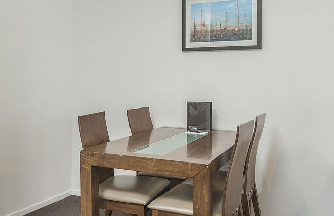 Barclay Suites - Photo 13