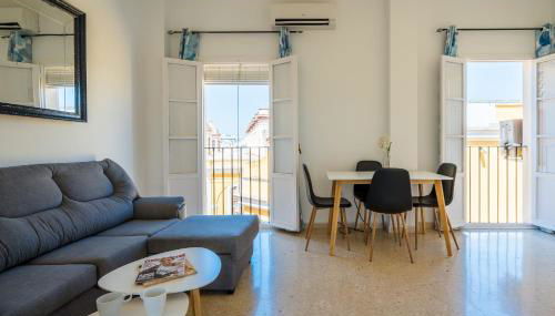 Sevillano apto en Centro cerca de Santa Justa - Photo 3