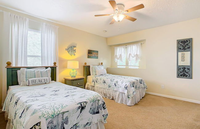 Elegant 5BR Home w Private Pool Spa Near Disney - Foto 28