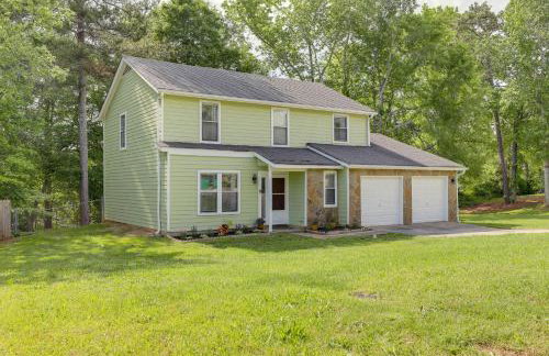 4 Mi to Stone Mountain Retreat with Office! - Foto 23