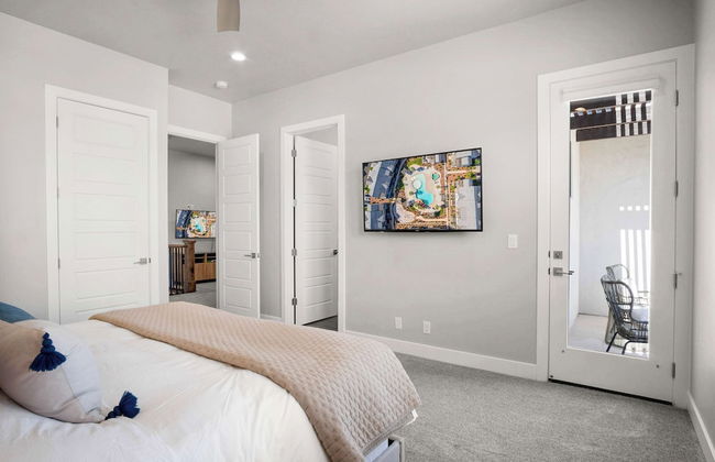 Coral Paradise Community Pool - Photo 4