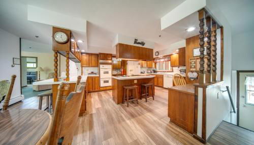 Lake Erie Getaway with Private Pool and Yard! - Foto 3