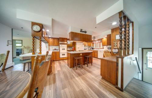 Lake Erie Getaway with Private Pool and Yard! - Foto 3