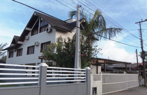 Townhouse composta por 4 triplex duas suítes a duas quadras do mar - Foto 9