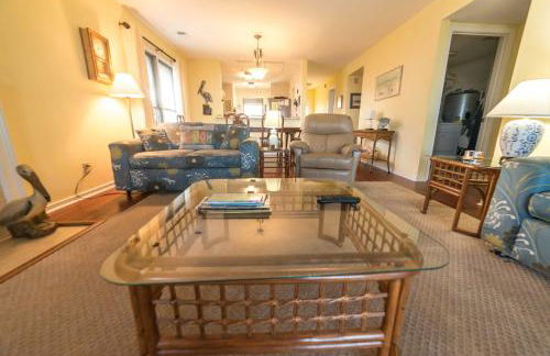 Harbor Island Beachside House - Photo 13